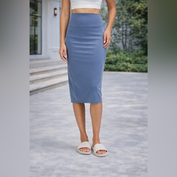 Lululemon NuLu Slim Fit High Rise Skirt -‎ New